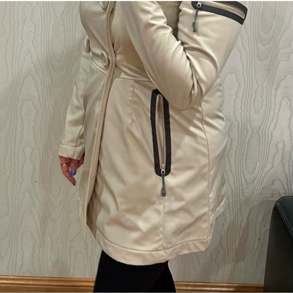 Athleta Cream Jacket with Black Accents, size M